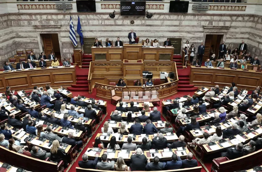  Ψήφο εμπιστοσύνης έλαβε στη Βουλή η κυβέρνηση Μητσοτάκη – 158 τα «υπέρ», 142 τα «κατά»