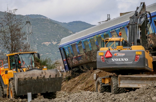  Κυβερνητικές πηγές περί «μπαζώματος» στα Τέμπη: Εξυφαίνεται σενάριο συνωμοσίας προς αξιοποίηση του πένθους για μικροπολιτικούς λόγους